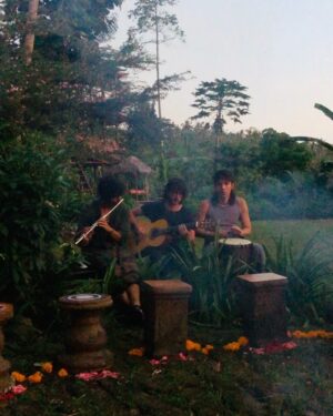 Nidhi Bhanushali Instagram - August Dump 

#causeisuckatpostingregularly 

1. Trying to get under some shade on the side of the road on a sunny day in Bali. 

2. Working with bamboo to make a small lounger for Shankari’s birthday.

3. At midnight. Shankari’s 71st birthday yayyyy! Homemade yum yumm cake yayyyy! 

4. Our super talented Italian boys and Danny jamming in the yard.

5. Cold and breezy sunrise in the rice fields. 

6. Just a ‘I am trying to get used to my hair ‘ selfie. 

7. @ryora.lights got a make shift haircut by our new friends and it surprisingly turned out to be very good.

8. Kitchen floor mosaic in the making.

9. Crochet bucket hat. Yeah. I. Am. Obsessed. 

10. Last supper in Bali.