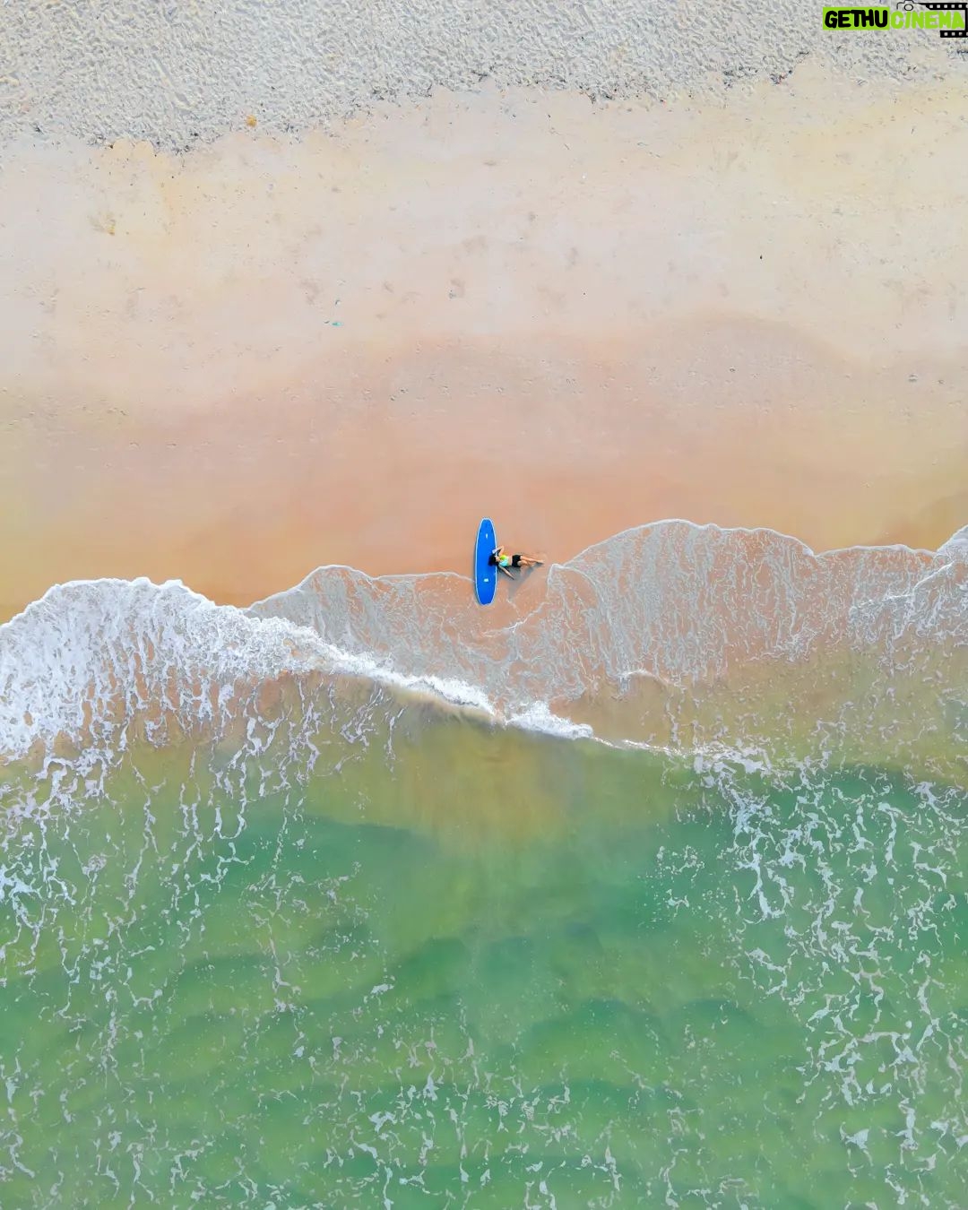 Nidhi Bhanushali Instagram - // Minimal mood 📍 Hejamady Beach, Udupi #minimalist #minimalshots #minimalphoto #artofvisuals #topdownview #contentcreator #beautifuldestinations #voyaged #agameoftones #beach #surfing #tropical #tripotocommunity #incredibleindia #karnatakatourism #travel #surfingindia #dji #djiglobal #karnatakatourism Mulki