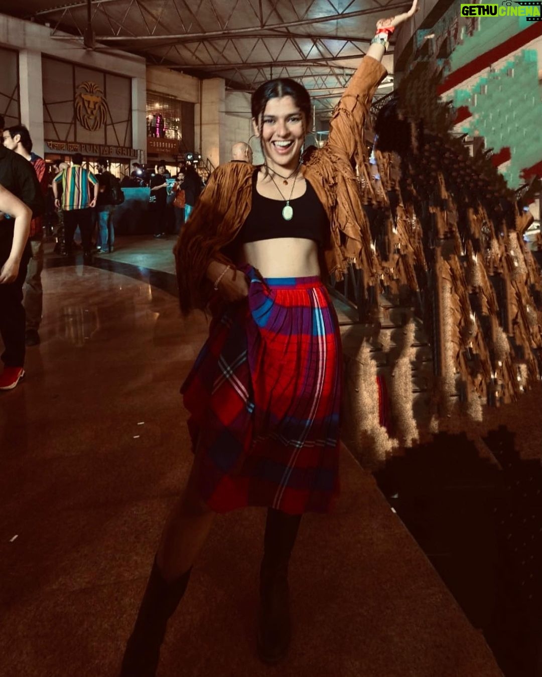 Nidhi Bhanushali Instagram - Straight out of Eugene’s Trick Bag 🤘🏻