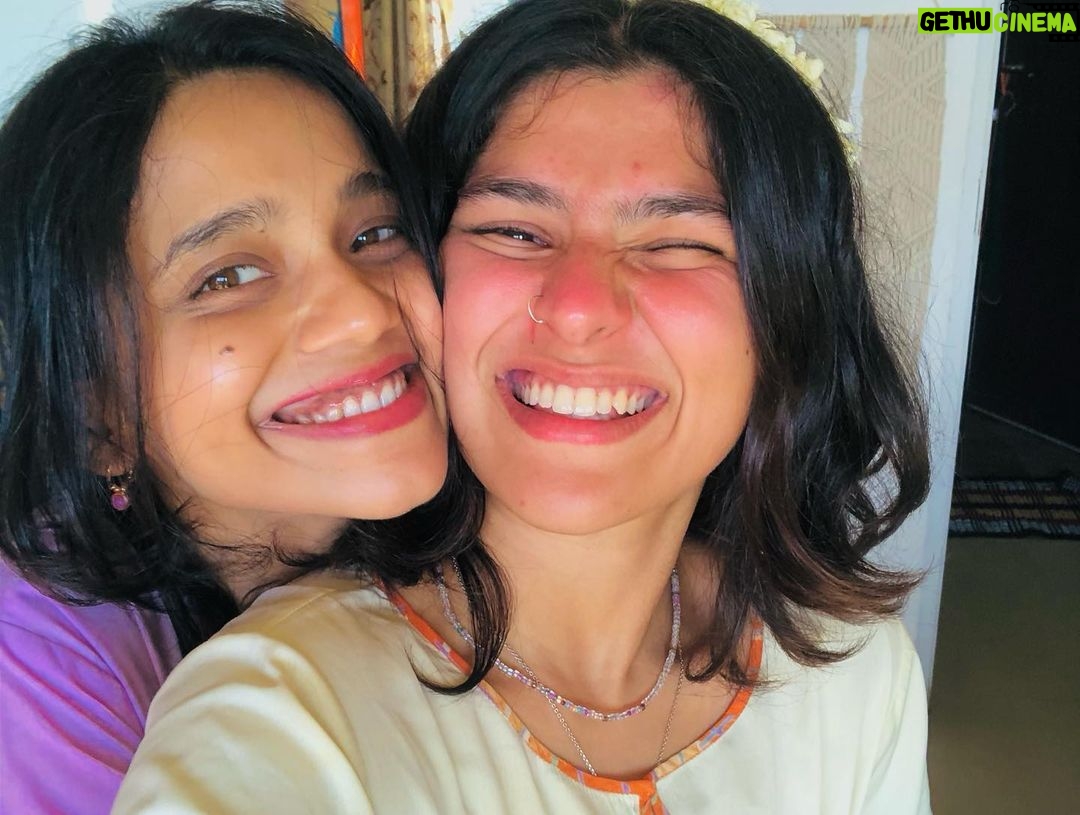 Nidhi Bhanushali Instagram - A weekend with my sisters and em +1s in the land of good surf, great ice cream and incredible sunsets. Wholesome yet incomplete without our girls @nayana_shyam @anveshavij @saumyauniyal_