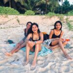 Nidhi Bhanushali Instagram – A weekend with my sisters and em +1s in the land of good surf, great ice cream and incredible sunsets. 
Wholesome yet incomplete without our girls @nayana_shyam @anveshavij @saumyauniyal_
