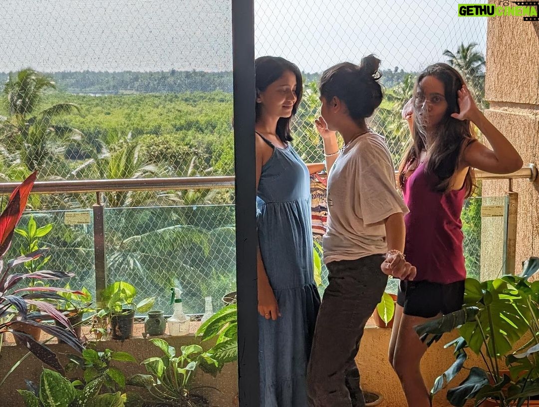 Nidhi Bhanushali Instagram - A weekend with my sisters and em +1s in the land of good surf, great ice cream and incredible sunsets. Wholesome yet incomplete without our girls @nayana_shyam @anveshavij @saumyauniyal_