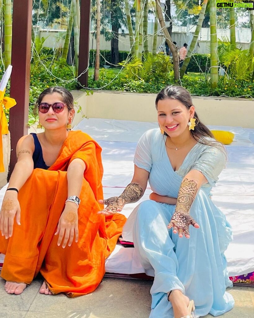 Nidhi Bhanushali Instagram - Issa wedding season folks 💐 Bangalore, India