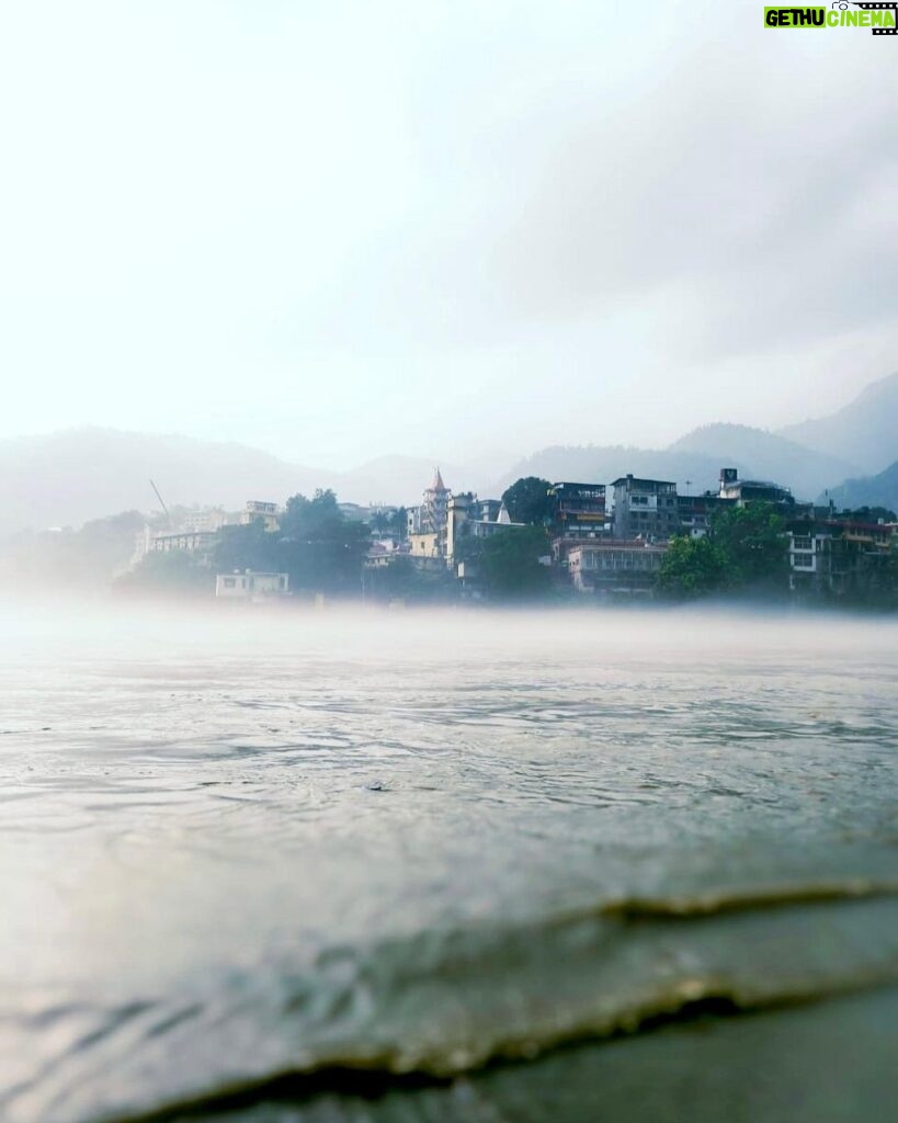 Nidhi Bhanushali Instagram - Misty day at the Ganges 👼🏽
