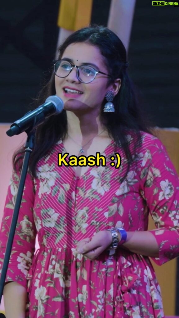 Nidhi Narwal Instagram - Kaash! 🙃 Link to the full video is in my bio for now. Go watch it if you haven’t already! :D Credits : @kommuneity #nidhinarwal #nidhinarwalpoetry #lifeofnidhi #kommune #kommuneindia #spokenfest #hindipoems #spokenword #spokenwordpoetry