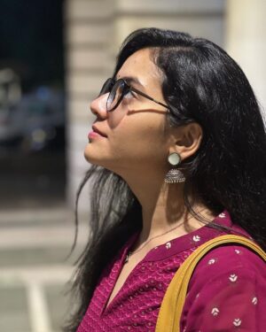 Nidhi Narwal Instagram - Some girl in Bangalore during my last tour gifted me this jhumka and I can’t get over how cute it is! I don’t remember your name but if you’re reading this, thank you! 💕✨