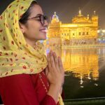 Nidhi Narwal Instagram - Pictures that didn’t make it to the gram before. ♥️✨ PS : ye jhumka toot gaya. #amritsar #goldentemple Golden Temple, Amritsar, India