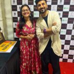 Nidhi Narwal Instagram - The man right next to me is such a terrific vibe to be around. Listening live to @virdas talking about life, art, words and dreams for 45 minutes straight was totally an out of the world experience! ♥️ And the man next to him is also beautiful. @yahyabootwala bohot sundar aur shaandaar aadmi hai. Agar tumhein lagta hai ki inse tumko pyaar nahi hoga toh shayad tum galat ho 🫠 #thingsthathappened at @spokenfest ✨