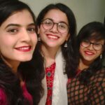 Nidhi Narwal Instagram - 03-09-2022 / INDORE Indore ke log waaqai kaafi pyaare hain! I had such a great time here. Bas pohe, jalebi aur mil jaate toh kya hi baat thi 😅 Thanks to everyone who made this day beautiful! Phir milenge PC : @jayesh_vermaa and @vaibh.s_ #jazbaat #justbaatnahijazbaat #nidhinarwal #indore Indore, India