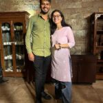 Nidhi Narwal Instagram - 02-09-2022 / BHOPAL Kya hi sundar jagah par show tha! Aur bohot hi khubsoorat log… kaafi mazaa aya! Kaafi kam waqt tha is baar, agli baar zyada waqt lekar aayenge yahan 💛 PS : I had the best paneer butter masala at this place! #jazbaat #justbaatnahijazbaat #nidhinarwal #bhopal Bhopal,india