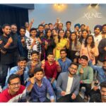 Nidhi Narwal Instagram - 21-08-2022 / PUNE / TWO BACK TO BACK AND PACKEDDD SHOWS! 💖 Pune, I think this city is going to forever remain my favourite city! Ye rahe kuch kisse is shehar ke - Maine travel mein bas ek jodi sandals leke gayi thi jo toot gaye. Us wajah se show mein joote pehen ke jana padaa jo ki pair ko kaat rahe the. Toh show karne se pehle joote utaar diye maine. Audience mein se kuch log impromptu jaake mere liye ye sandals (ya jooti) leke aaye! Matlab kyaaaa hi pyaar yaar 😭 mujhe sandals bohot mushkil se perfect size ki mil paati hain, but ittefaaq se ye wali bina try kiye hi ekdum sahi mili! Maine logon se mazaak mein kaha tha ki mere mic ke sath photos lelena yar koi leta hi nahi hai dhang se! Aur logon ne kya sundar sundar photos khich ke bheje ❤️ Jab Pune se wapas Delhi aa rahi thi toh flight board karte waqt mera boarding pass dekh kar mujhe is ladki ne kaha ki mam aap side mein aajaiye ek minute. Maine poocha usse ki kya issue hai exactly? Toh wo boli ki “aapko seat bohot piche hai, main aapko aage seat dilvati hu” Phir maine pucha ki jo already seat hai usme koi problem hai? Toh wo boli ki “actually mam maine aapko pehchaan liya tha! Main bas boarding pass par aapka naam dekhne ka wait kar rahi thi ki confirm hojaye ki aap hi ho. Bohot accha laga aap se milkar, bohot accha kaam karte ho aap! aap araam se aage baitho! Pune aate rehna please” ❤️ Dost, main tumhara naam puchna bhul gayi, maaf karna uske liye. Par tum yaad rahogi :) Aur basss! Main aa gayi hoon delhi, mera dil reh gaya hai pune ke logon ke paas. Aur akhiri photo mein dekho ki ye shehar upar se kitna khubsoorat lagta hai. Par ye shehar qareeb se aur bhi zyada sundar hai 💖 #nidhinarwal #jazbaat #justbaatnahijazbaat #pune Pune, India