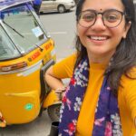 Nidhi Narwal Instagram - 20-08-2022 / HYDERABAD _______ Mujhe Hyderabad ke logon se bohot ummeed thi aur ye log meri ummeed par ekdum khare utre! Aur ummed hai doston ki main bhi tumhari ummeedon par khari utri. Accha lagta hai yar, jab kisi dusre shehar mein jaane par bhi us shehar ke log tumhe ye mehsoos nahi hone dete ki tum kahin aur se aaye ho. Accha lagta hai jab dusra shehar apna sa lagta hai! 💖😊 PS : my outfit is inspired from Hyderabad ka auto. 😂 #jazbaat #nidhinarwal #justbaatnahijazbaat #hyderabad Hyderabad, India