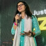 Nidhi Narwal Instagram - 19-08-2022 / BANGALORE Pehli baat toh is shehar ke mausam se pyaar ho gaya yaar! Jab laga ki is shehar ki sabse best chiz iska mausam hai, tab is shehar ke log mil gaye. Phir mila is shehar ka khana! Phir bas kya hi bataun, ek shehar ki kitni best chizein ginvaun?✨ Yaar Bangalore, bohot mohabbat tumko ki tumne meri wo tareekh khaas banayi jo mujhe sabse kharaab lagne lagi thi. Bas yehi ummeed hai ki wapas jald aungi. Jazbaat lekar aayi thi, extra jazbaat lekar ja rahi hoon 💙 PS : mombattiyan nahi thi isliye isiko phoonk maarne ki koshish kari. #nidhinarwal #justbaatnahijazbaat #jazbaat #bangalore Bangalore, India