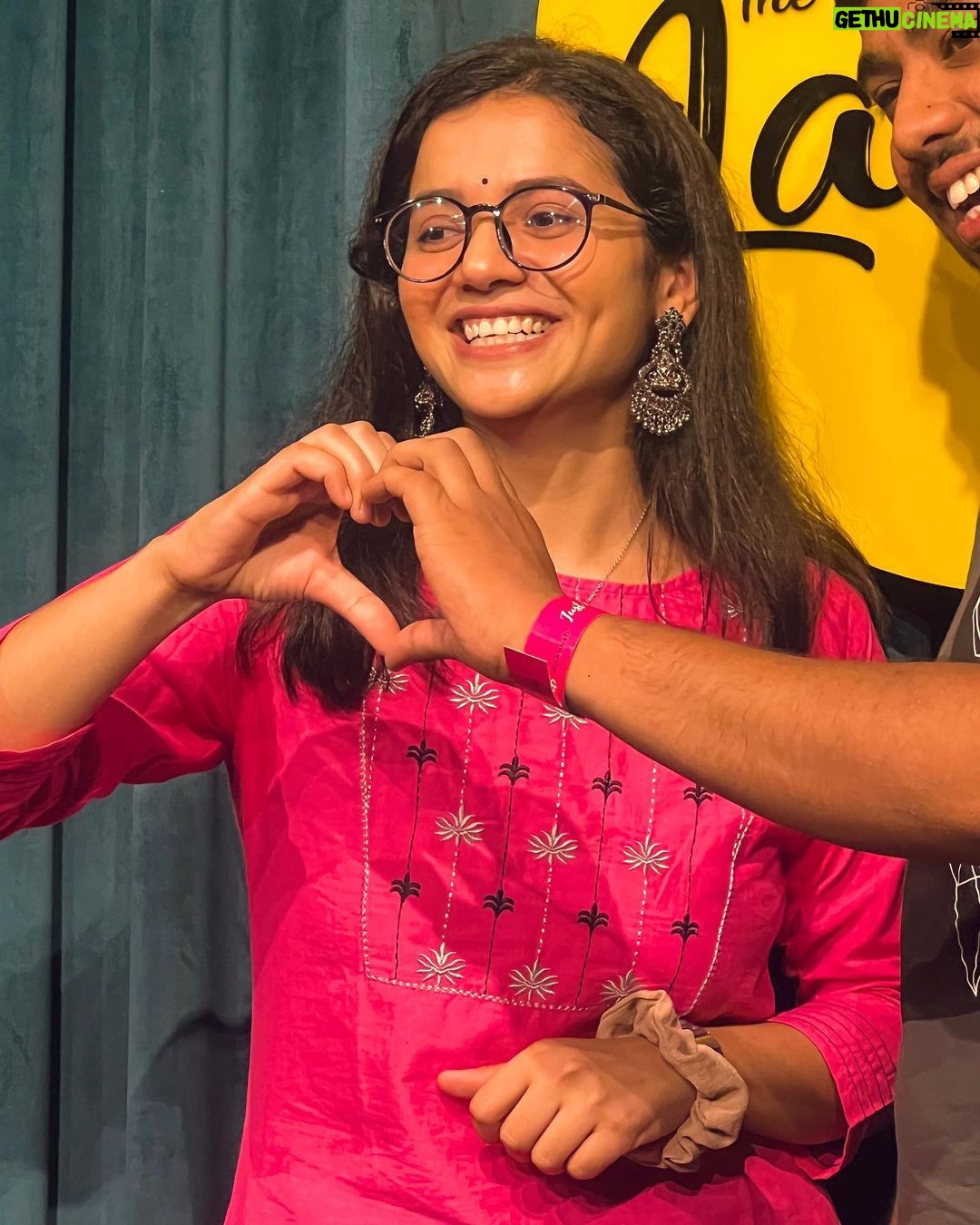 Nidhi Narwal Instagram - 06-08-2022 / CHANDIGARH Mujhe apni zindagi bas itni organised chahiye, jitna ki Chandigarh shehar. Kya khubsoorat shehar hai yar ye, aur kya khubsoorat log hain yahan ke! Bohot pyaar mila, bohot mohabbat baanti, aur chote-bade kuch ek khwaab poore hue! Shukriya Chandigarh 💖 #nidhinarwal #jazbaat #justbaatnahijazbaat #chandigarh Chandigarh, India