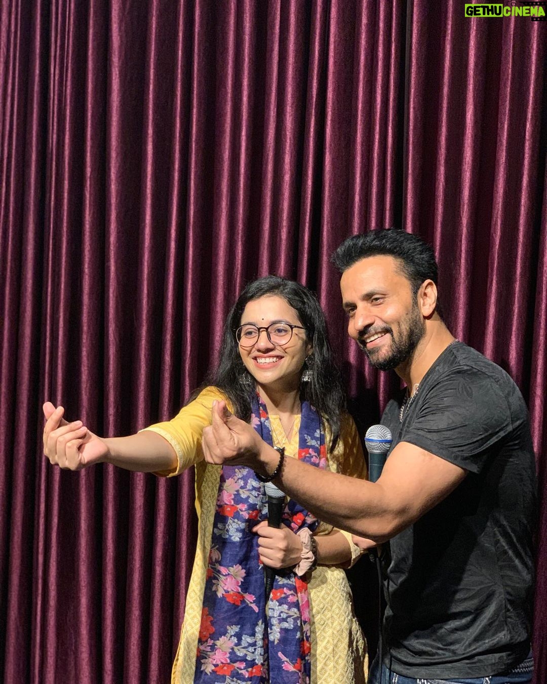Nidhi Narwal Instagram - 05-08-2022 / DELHI Is shehar se mujhe kitni mohabbat hai main bata nahi sakti! Aur mujhe lagta hai ki ye shehar bhi mujhse utna hi pyaar karta hai. Jitni bhi baar mujhe delhi mein stage par jaane ka mauka mila hai, logon ne bas dil kholke mera saath diya hai. Main is shehar aur is shehar ke logon ko jitna shukriya bolun utna kam hoga :’) Delhi mere sapno ka dil hi hai yar sach me! ❤️ @rajivthakur007 sir aap vibe ho ekdum! Aapka dil se thank you ki aap aaye mera saath dene aur honsla badhaane. Aap sirf stage par hi nahi balki off stage bhi gazab aadmi ho, please stay the same💯💖 #justbaatnahijazbaat #jazbaat #nidhinarwal #delhi Delhi, India