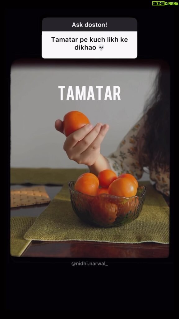 Nidhi Narwal Instagram - Kya tum bhi Tamatar ho? 🍅 PS : @swiggy_instamart se tamatar managaye the, ab unhein khaane ke bajaye unse relate kar rahi hoon. #nidhinarwal #lifeofnidhi #poetry #poemoftheday #tamatar #tomato #spokenword #spokenwordpoetry #poems