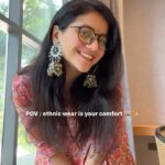 Nidhi Narwal Instagram – दुपट्टा, बिंदी और झुमके कविता हैं। ✨🫖🪷

#nidhinarwal #lifeofnidhi #jazbaatijantaa #ethnicwear #ethnics #traditional #ethnicfashion #ethnicearrings #ethnique #aesthetic #jhumka #bindi #bindilove #jhumkalove  #kurtilover #ethniclove #comfort #fashion