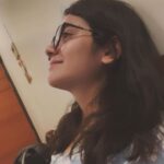 Nidhi Narwal Instagram - Sometimes life gets very tricky no? :’) #poetry #poem #spokenword #spokenwordpoetry #nidhinarwalpoetry #stories #love #life #poetrycommunity #poetsofinstagram #poetic #kavitayein #kahaniya #poemsforyou #nidhinarwal #youtube #nidhinarwalpoetry #lifeofnidhi #uljhanein #uljhan