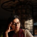 Nidhi Narwal Instagram - Sach kaha na? :’) #lifeofnidhi #nidhinarwal #nidhinarwalpoetry #love #spokenword #spokenwordpoetry #hindipoetry #poetry #poetrycommunity #podcast #podcasting #podcastersofinstagram #spotify #podcasts #podcasters #podcastinglife #nazariyaawithnidhinarwal #nazariyaa