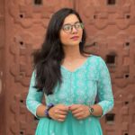 Nidhi Narwal Instagram – In english we say “Ready to mingle” but in Bollywood “Ankhon mein doob jaane ko… hum bekaraar baithe hain” 🙃🥰