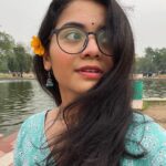 Nidhi Narwal Instagram – फूलों को प्यार से सहलाती
टूटे फूलों को घर लाती
ख़ुदग़र्ज़ मतलबी मेले में
थोड़ी सी मोहब्बत एक लड़की 🌸✨

– Nidhi Narwal