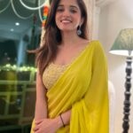 Nidhi Shah Instagram - Hameshaa ishq mein hi jeena 💚✨ . . . . Saree by - @namratawadhwanidesign