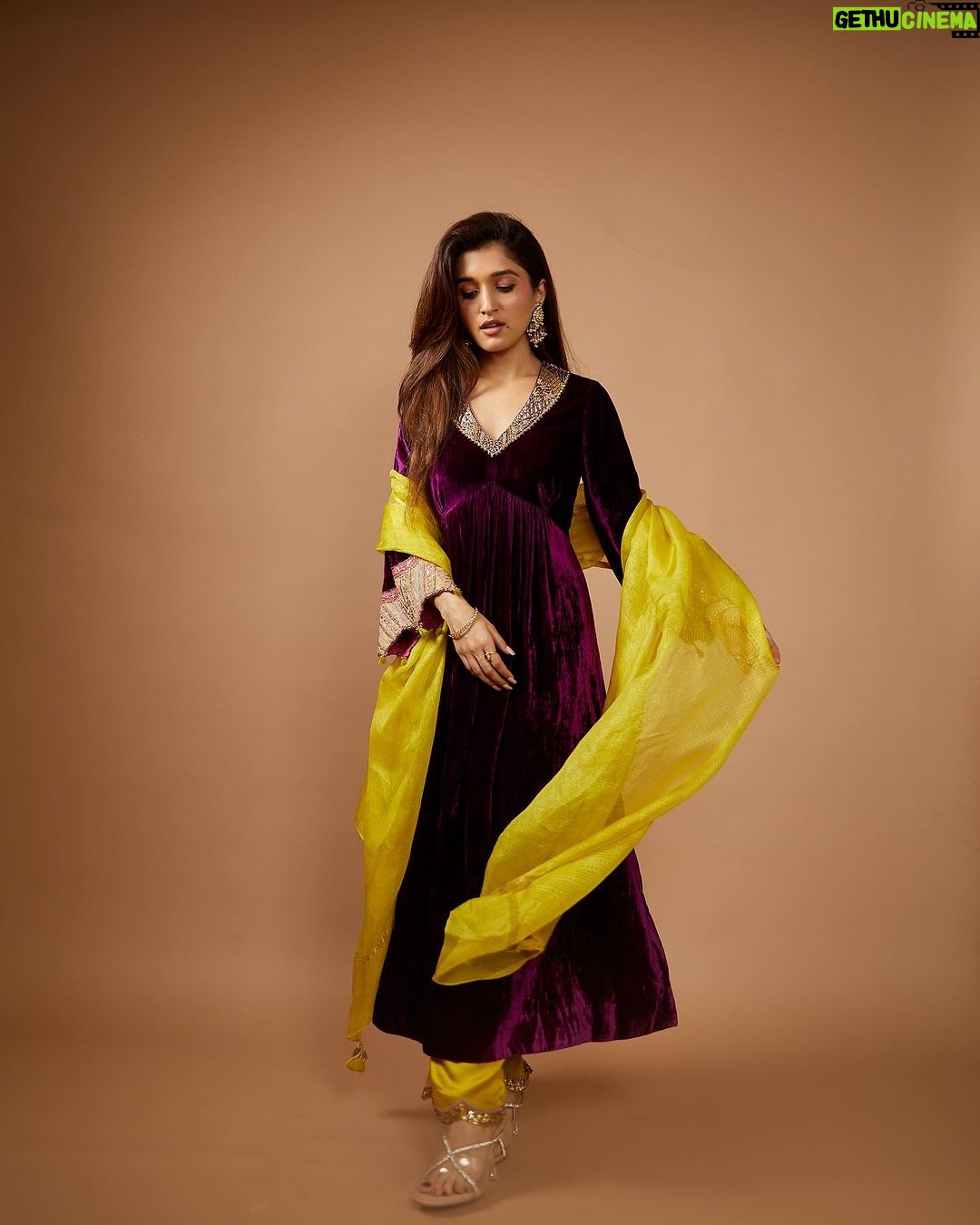 Nidhi Shah Instagram - Happy happy Diwali ✨🪔❤️ . . #aboutlastnight . . Wearing - @rajiramniq Jewerally - @curiocottagejewelry 💕 Captured by - @theguywithacanon