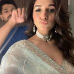 Nidhi Shah Instagram - Happy Dhanteras ✨🪔❤️ . . . Styled by @thedotdiary @thedottstyle saree by @emiraasbyindrani Hairby - @nayanhair Mua - me ✨