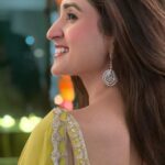 Nidhi Shah Instagram - Hameshaa ishq mein hi jeena 💚✨ . . . . Saree by - @namratawadhwanidesign