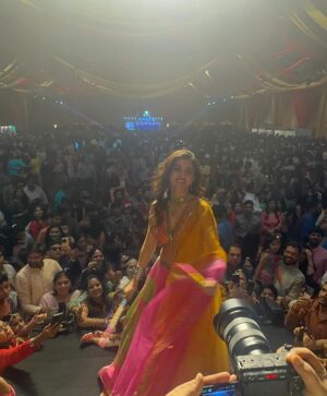 Nidhi Shah Instagram - Embrace the power of Goddess Durga within you and conquer your fears. Let the divine energy of Durga Ashtami bring peace, harmony and success 🙏🏼✨ 
HAPPY ASHTAMI ✨

About last night ❤️Hyderabad  you were amazing. It was simply surreal. Thank you for your immense love🫶✨ #gratitude 🙏🏼

Styled by @thedotdiary @thedottstyle 
Outfit by @basilleafworld