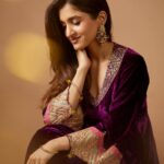 Nidhi Shah Instagram - Happy happy Diwali ✨🪔❤️ . . #aboutlastnight . . Wearing - @rajiramniq Jewerally - @curiocottagejewelry 💕 Captured by - @theguywithacanon