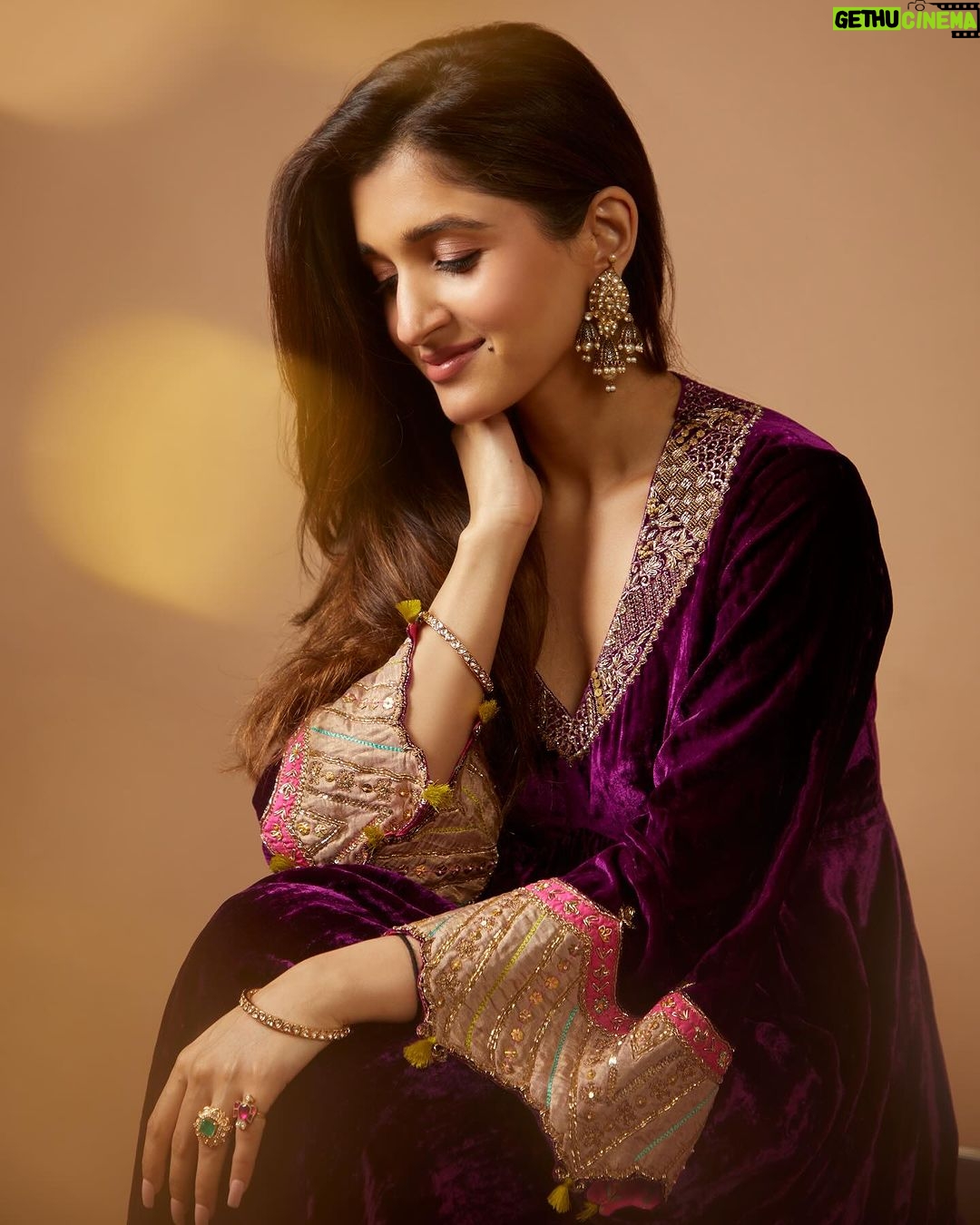 Nidhi Shah Instagram - Happy happy Diwali ✨🪔❤️ . . #aboutlastnight . . Wearing - @rajiramniq Jewerally - @curiocottagejewelry 💕 Captured by - @theguywithacanon
