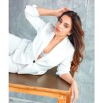Nidhi Singh Instagram - @massimodutti 🕊 . @tejasnerurkarr •@shreejarajgopal • @tanvismarathe • @poojagulabani