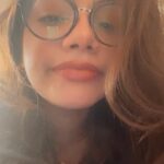 Nidhi Singh Instagram - The breaks between takes 🎬😴 . #NaptimeForRanjana #Apharan2 #NowFilming