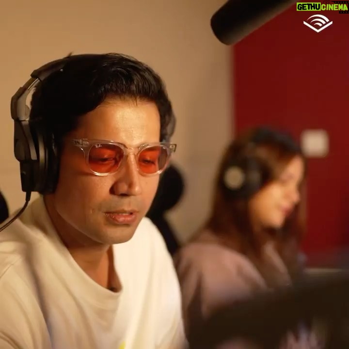Nidhi Singh Instagram - The Giggle Squad. 😆 Season 3. Coming soon-ly ! @theviralfever @audible_in #BTS Posted @withregram • @audible_in Mikesh yeh Seagull hai, DDLJ ke kabutar nahi! @theviralfever @sumeetvyas @nidhisin. . . Listen to Permanent Roommates: He Said, She Said Season 2 at the link in bio. Available to members at no extra cost!