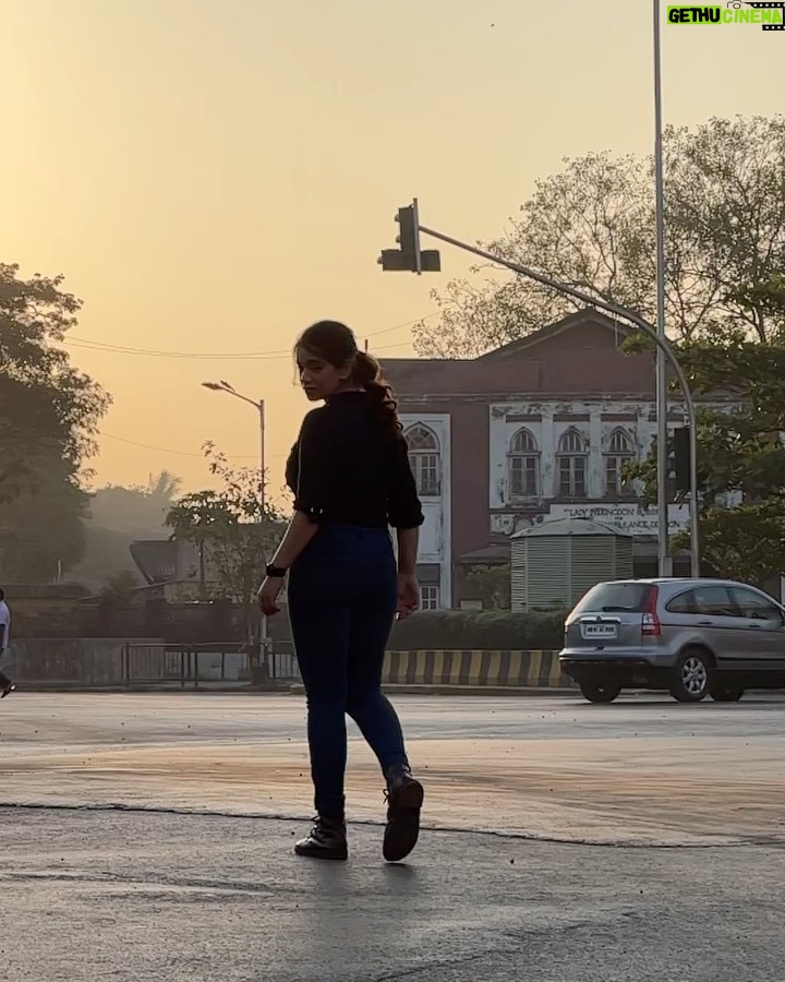 Nidhi Singh Instagram - So Grateful for every single second that I got to be in and spend in your shoes Khushboo. Thank you for all the strength and motivation officer. It’s been real. ❤️ So thankful for you all My mains, my power resource, my true special task force @kunalkemmu @kenghosh19 @adilafsarz #VijayRaz sir, @charit24 @dushysing @aparnanadig @ashanegi @moderatenormal @jinal.jj @nikkhil_ak @makeupbyastha @castelino_priyanka @itsanukanwar @a8510k and our entire baller cast & crew 😇❤️⚡️✨ . . #ItsAWrapForKhushboo #Blessed #Shukr #SoGrateful #Abhay3