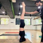 Nidhi Singh Instagram - Seekers Seek and seekers find.. what was there this whole time. ☁️💫🌸💜 . @yoga_subhamsri Sir 🙏🏼 📷 : @kubbrasait 🍯💛 Diva Yoga