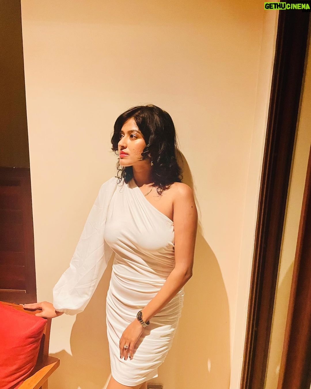 Niharika Dash Instagram - Radiate positivity like the sun even in challenging times, your inner brightness can overcome the darkest clouds. ❤️ Le Jadis Beach Resort & Wellness Mauritius