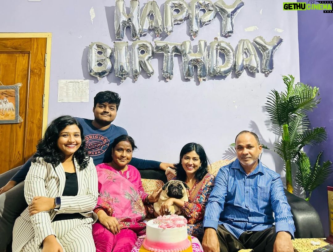 Niharika Dash Instagram - Happy birthday BOU AND BABA ❤️