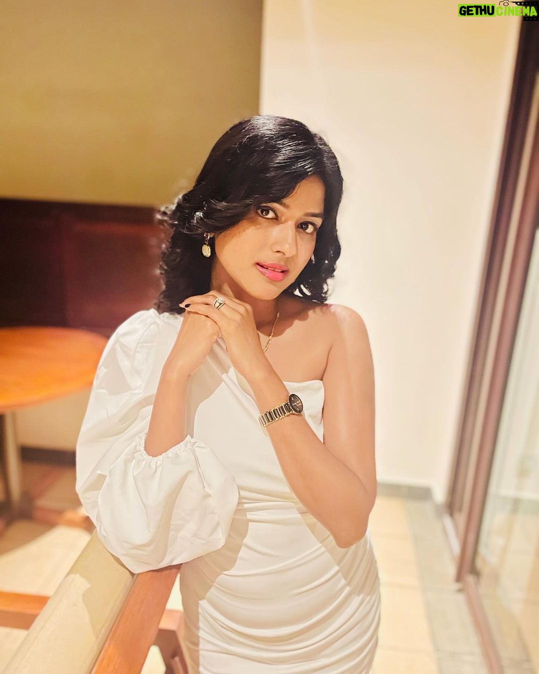 Niharika Dash Instagram - Radiate positivity like the sun even in challenging times, your inner brightness can overcome the darkest clouds. ❤️ Le Jadis Beach Resort & Wellness Mauritius