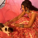 Nimrat Kaur Instagram - Koshish jaaree hai…🙄🥲 #ektarfapyaar #iykyk #onesidedlove Apni Duniya Mein