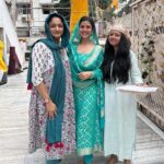 Nimrat Kaur Instagram – Gurpurab essentials. Gurudwara visit and langar with some life essentials sort of people I love!! Satnaam Waheguru ✨🙏🏼 Happy Gurpurab all ♥️♥️ Gurudwara Dhan Pothar Santacruz West