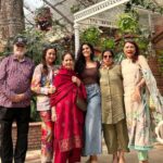 Nimrat Kaur Instagram – Generations of love and conversations about the exact same topics every trip! Ghar ke pyaar ki consistent vibe ♥️♾️ 

#hometime #fullheart #khaanekibaatein Bikaner House