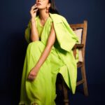 Nimrat Kaur Instagram – Hari pari 💚🍀

HMU : @nishisingh_muah assisted by @ashisbogi 
Outfit : @stylemati 
Jewellery : @goldenwindow @ascend.rohank 
Styling : @shaleenanathani 
Styling team : @simrankumar19 @vasudhaguptaa
Photographer : @visualaffairs_va 

#promotions #BossBabeBela♠️ #BelaDiaries❤️‍🔥 #SajiniShindeKaViralVideo @maddock