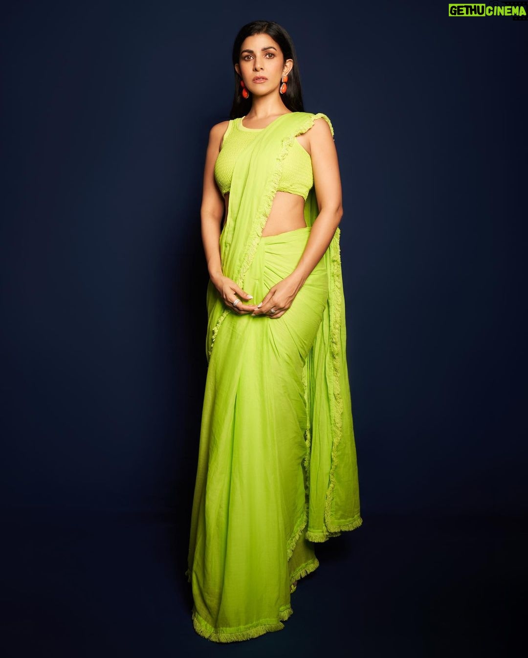 Nimrat Kaur Instagram - Hari pari 💚🍀 HMU : @nishisingh_muah assisted by @ashisbogi Outfit : @stylemati Jewellery : @goldenwindow @ascend.rohank Styling : @shaleenanathani Styling team : @simrankumar19 @vasudhaguptaa Photographer : @visualaffairs_va #promotions #BossBabeBela♠️ #BelaDiaries❤️🔥 #SajiniShindeKaViralVideo @maddock