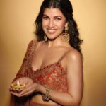 Nimrat Kaur Instagram – Happy happy Diwali!!! Love, light and joy to everyone…🪔🌟♥️

दिवाली की बहुत बहुत शुभकामनाएँ आप सभी को…मिठाई और मनोरंजन में आपका पूरा दिन निकले 🪔🌟♥️

HMU : @shraddhamishra8 assisted by @bharatlimba.hmu 
Stylist : @namitaalexander assisted by @simrannakraa 
Outfit : @paulmiandharsh 
Jewellery : @ekvayajewels @goldenwindow @ascend.rohank 
Photographer : @visualaffairs_va 

#happydiwali #loveandlight