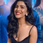 Nimrat Kaur Instagram - Itna pyaaar!!!!! Thank you thank you thank you!!! ho gayee hai VIRAL!! Aap sabhi ko (off-duty) Bela Barot ka dil se shukriya!! 🙏🏼⭐️♥️ #sajinishindekaviralvideo NOW IN CINEMAS!!!! #feelingthelove
