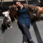 Nimrat Kaur Instagram - Bela Barot ki kadak duniya ke kuch naram unseen moments… For everything else, watch #SajiniShindeKaViralVideo only on @netflix_in!!! #linkinbio #watchnow #nowstreaming #doobermanmadam #bossbabebela♠️ #beladiaries❤️‍🔥 Pune
