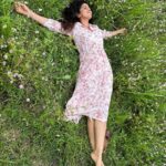 Nimrat Kaur Instagram - Bela Barot ki kadak duniya ke kuch naram unseen moments… For everything else, watch #SajiniShindeKaViralVideo only on @netflix_in!!! #linkinbio #watchnow #nowstreaming #doobermanmadam #bossbabebela♠️ #beladiaries❤️‍🔥 Pune