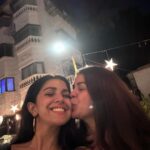 Nimrat Kaur Instagram – Gorgeous lights, customary annual Christmas walk, a million selfies and a visit from my baby sis for a present from Santa !!! Merry Christmas to all celebration from me and mine ♥️💋🥰👯‍♀️🎄 

#merrychristmas #christmaseve #siblinglove #besttimes Ranwar Village
